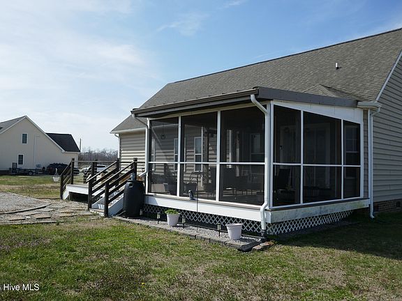 2nd image of 606 Trotman Road