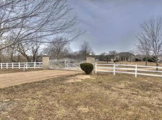 2524 S Buckner Tarsney Rd, Grain Valley, MO 64029