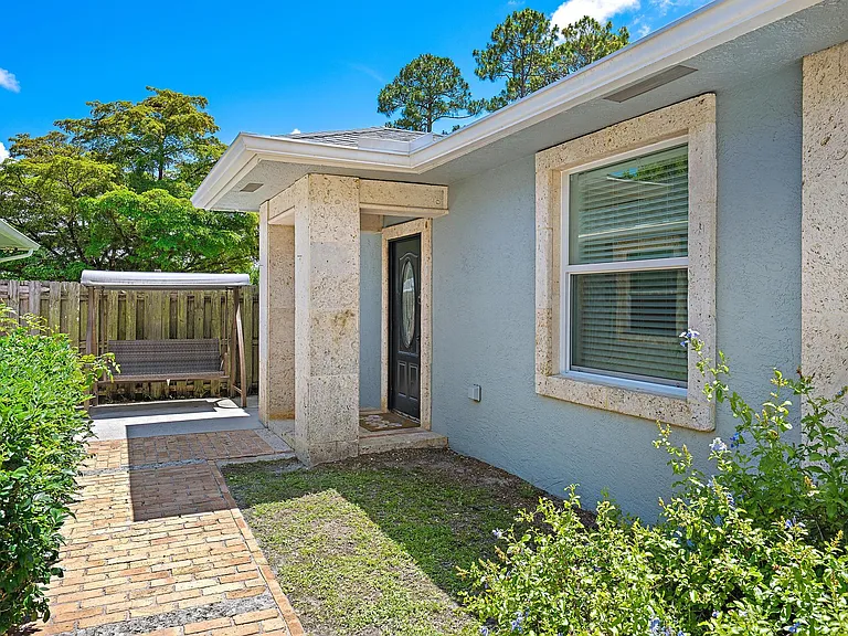 13928 82nd Ln N — Photo 34