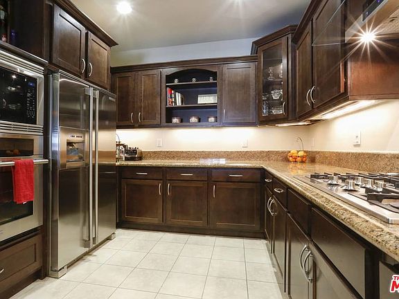 5th image of 13200 Moorpark St APT 202