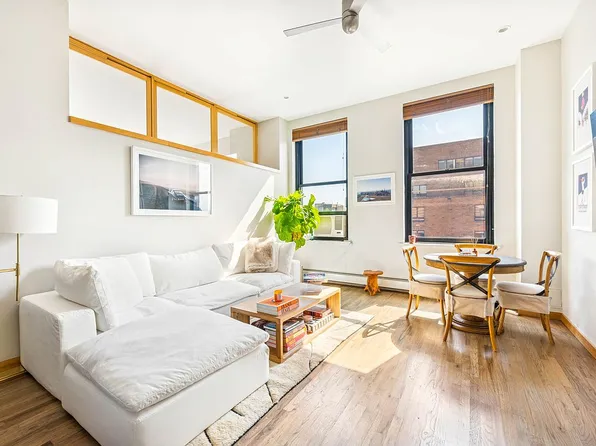 250 Mercer St APT D1202, New York, NY 10012