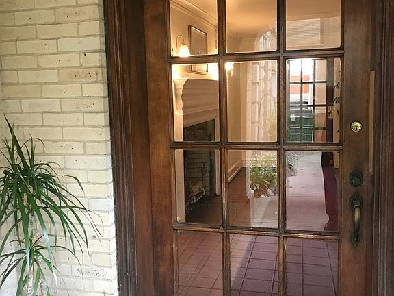 3rd image of 1724 W Estes Ave APT 1E