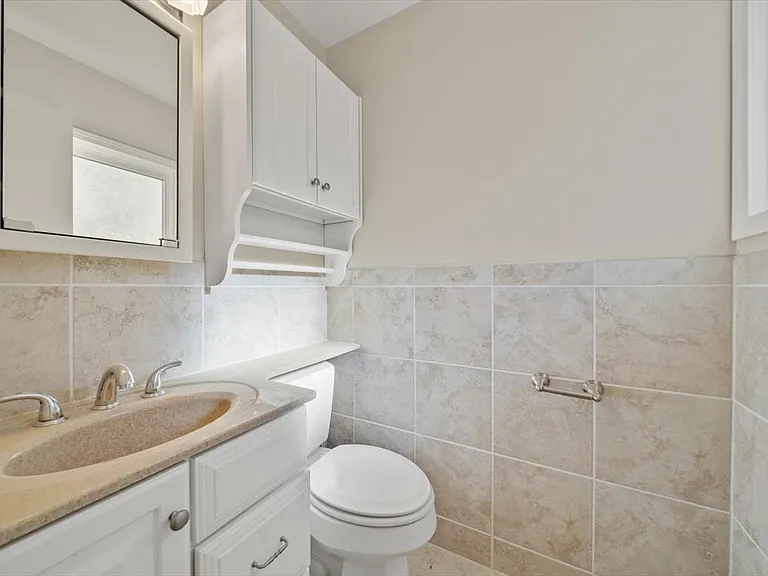 7708 Reeds Rd — Photo 11