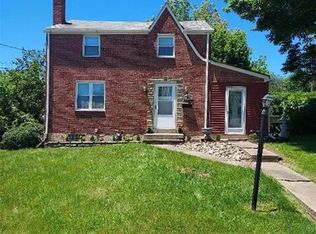 961 Rita Dr, Pittsburgh, PA 15221