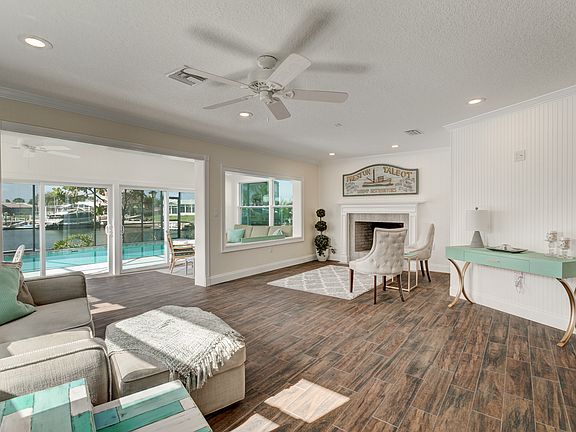 Best  water view/ fireplace