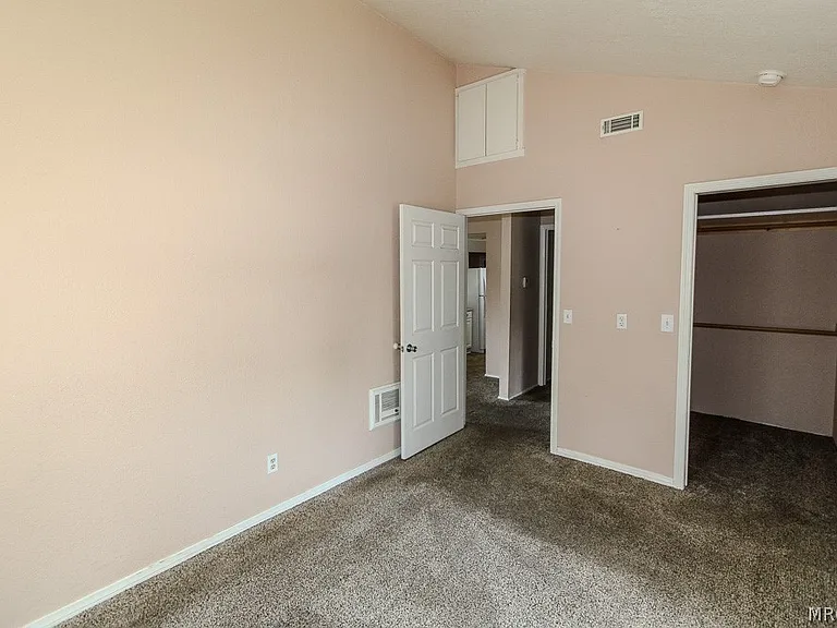 870 Ash Ln — Photo 21