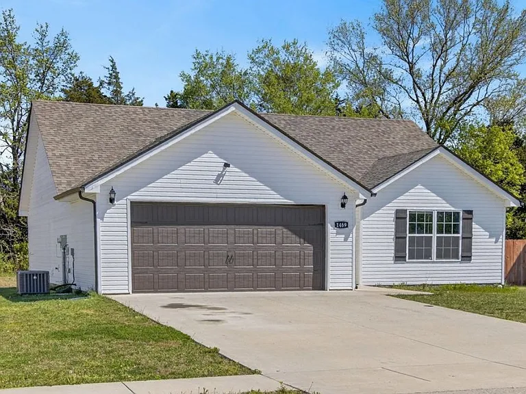 1469 Fredrick Dr — Photo 2