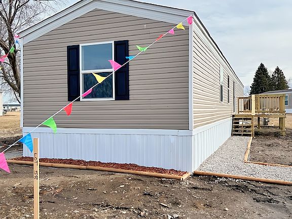 2nd image of 200 N 28th St Lot 58
