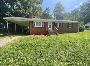 4865 Baux Mountain Rd, Winston Salem, NC 27105