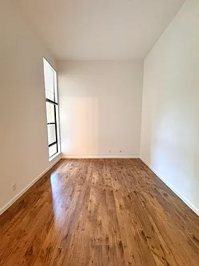 410 N Civic Dr — Photo 20