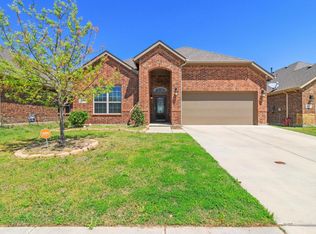 528 England St, Fate, TX 75189