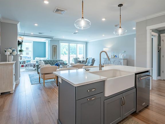 2nd image of 7 Longview Drive #206