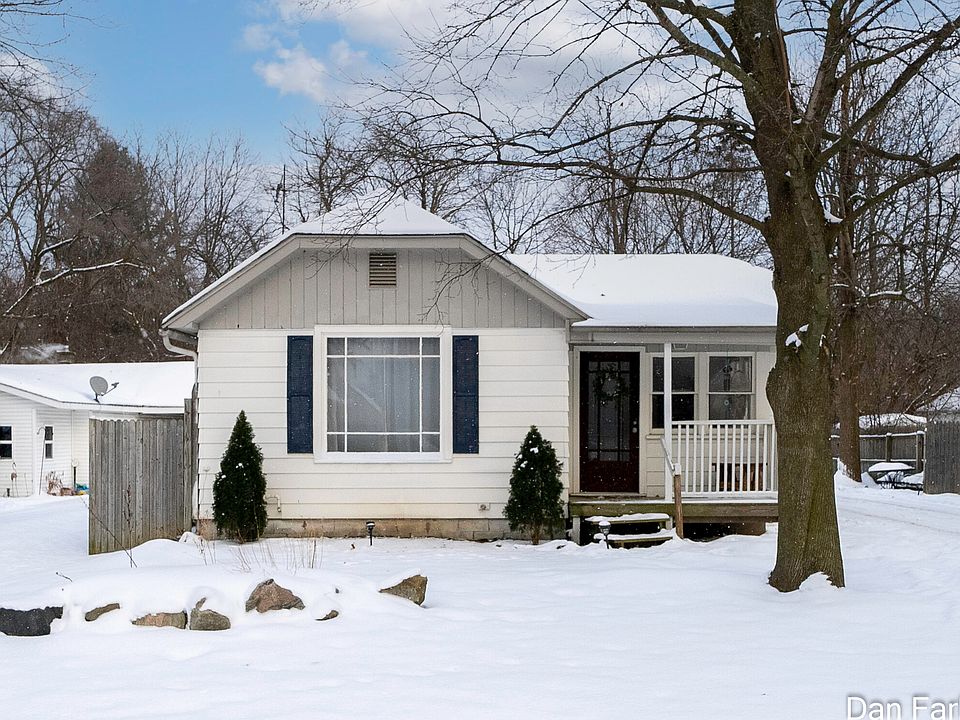 1st image of 1104 Kusterer Dr NW