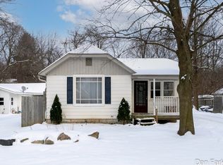 1104 Kusterer Dr NW, Grand Rapids, MI 49534