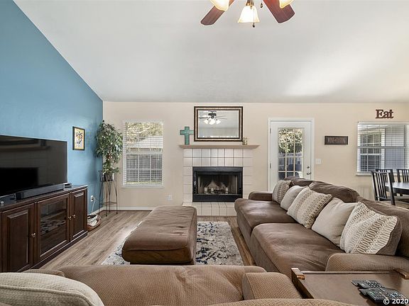 3rd image of 13627 NW 136th Dr
