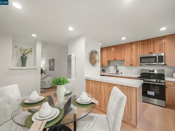 2560 Walnut Blvd APT 4, Walnut Creek, CA 94596