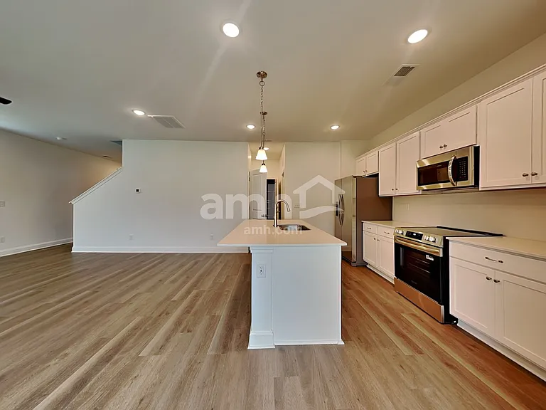 6066 Rosemore Ln — Photo 4