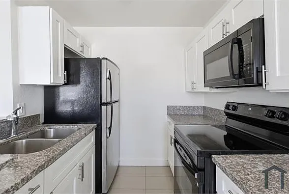 1 bed, 500 sqft, $1,050 — Photo 3