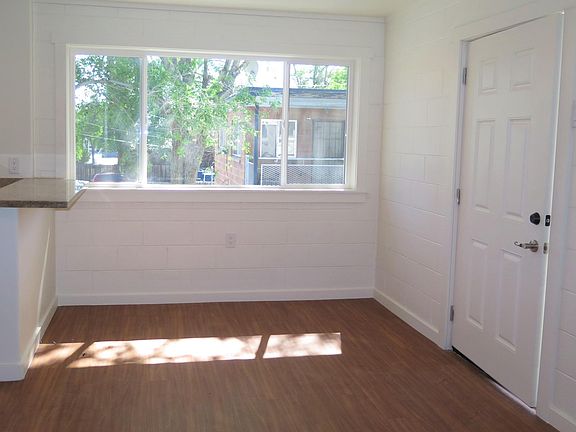 5th image of 132 Victorian Ave APT A