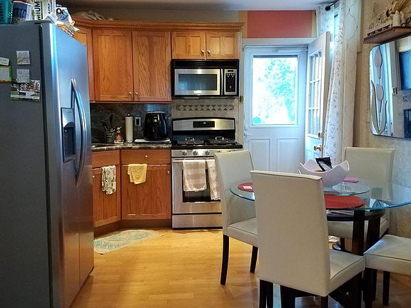 4th image of 208 Bryson Ave
