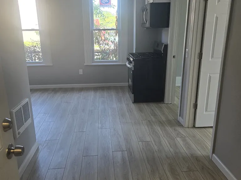 28 Sherman St #7 — Photo 40
