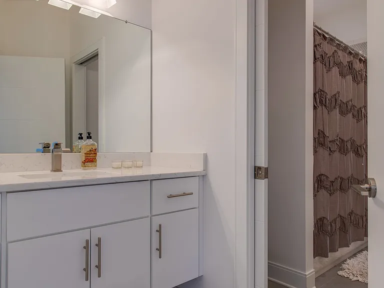 2815 W Kirkwood Ave #B — Photo 31