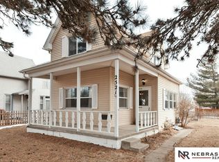 2521 Hanscom Blvd, Omaha, NE 68105