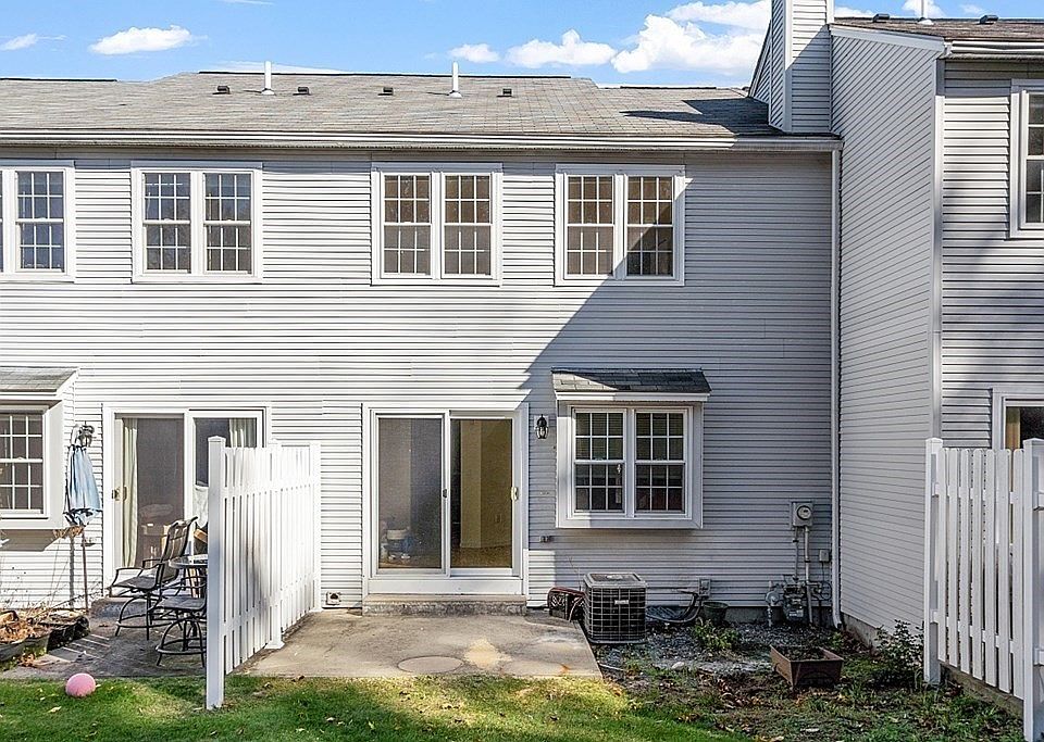 199 Chapman Pl, Leominster, MA 01453 Zillow