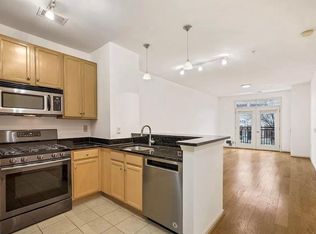 2665 Prosperity Ave APT 246, Fairfax, VA 22031