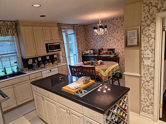 5th image of 43 Wilket Rd