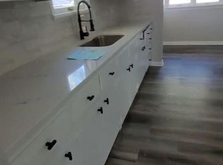 15801 Raymond St, Maple Heights, OH 44137