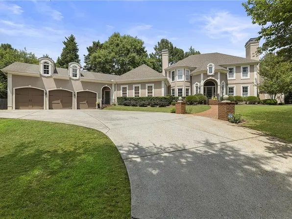 215 Berkshire Ln, Milton, GA 30004