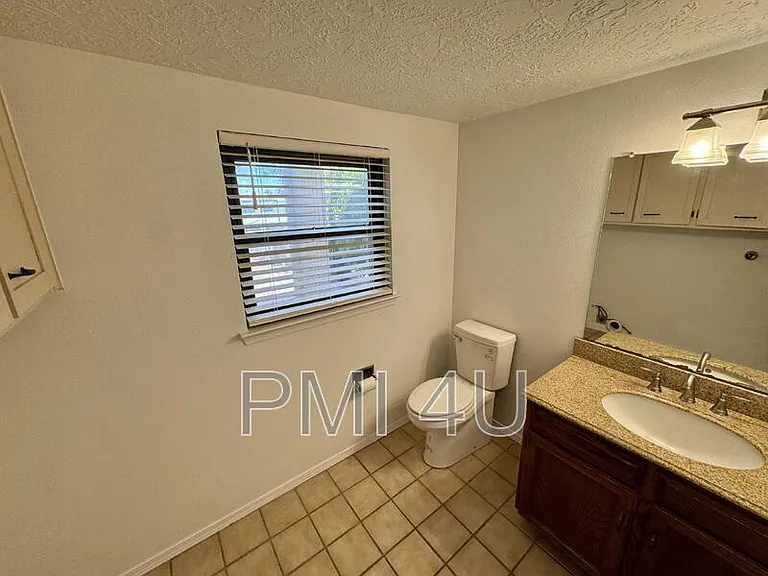 10412 La Paz Dr NW — Photo 15