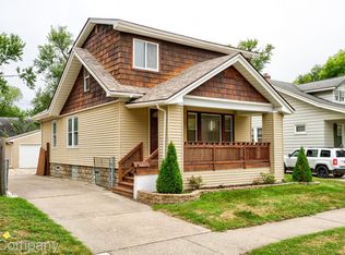 571 W Saratoga St, Ferndale, MI 48220