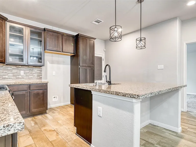 7919 Cypress Country Dr — Photo 12