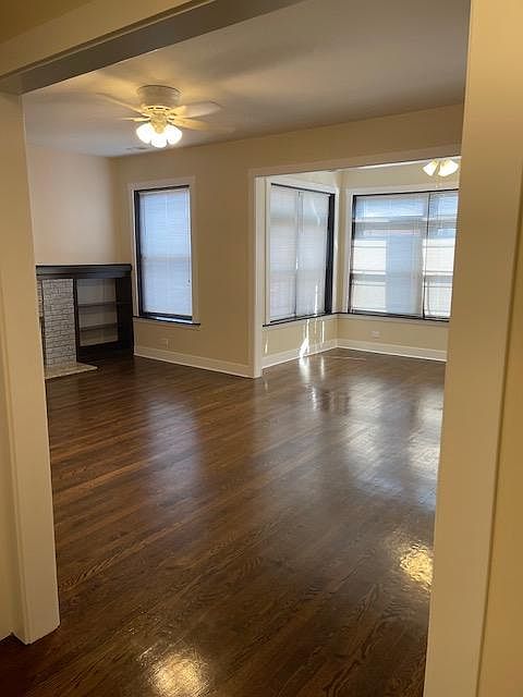 1st image of 718 E 50th Pl #2E