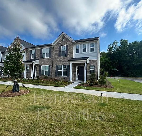 2100 Cobble Ct — Photo 3