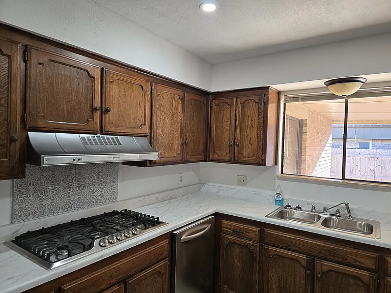 2212 S Whitbourne Pl — Photo 8