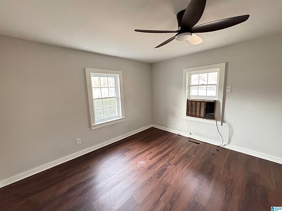 5th image of 3573 Queenstown Rd