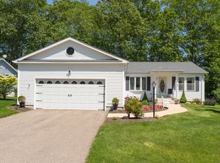 12 Wyndwood Rd, Uncasville, CT 06382