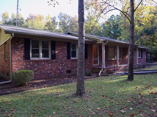 654 Woodstock Ln