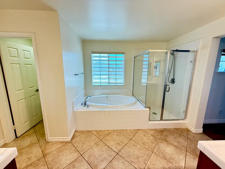 12488 Celebration Dr — Photo 33