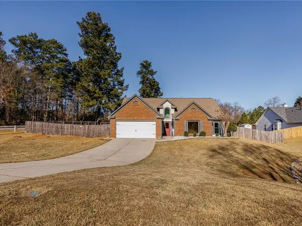 5790 Newberry Point Dr, Flowery Branch, GA 30542
