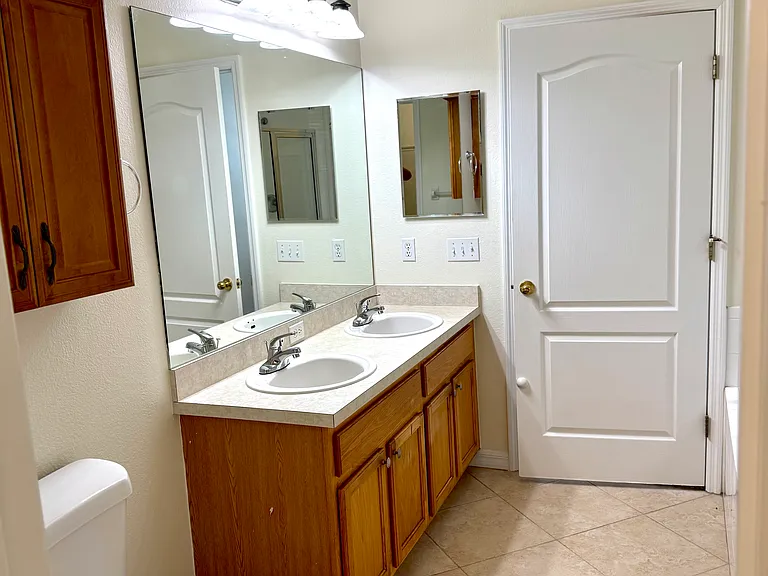 6355 Robin Cv — Photo 11
