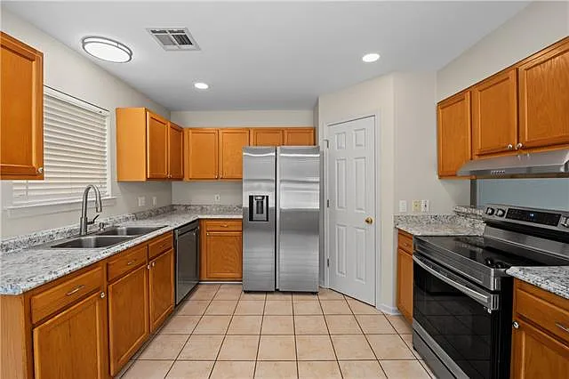 3 bed, 2.0 bath, 1222 sqft, $1,750 — Photo 4