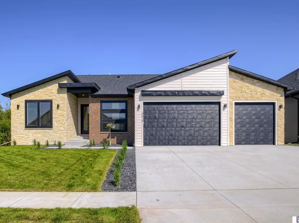 9415 S 86th St, Lincoln, NE 68526