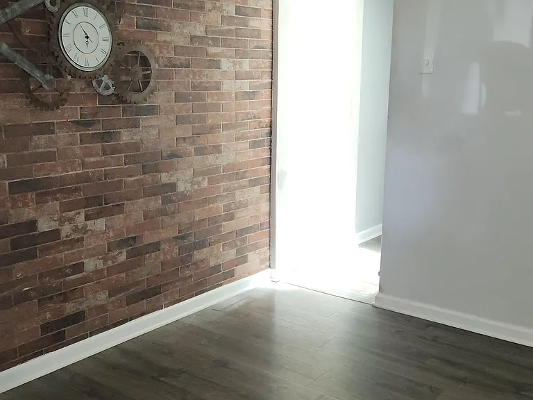32 Johnson Ave — Photo 4
