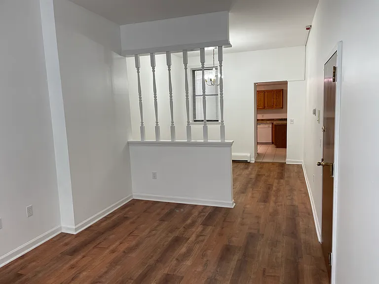 669 Ferry St — Photo 7