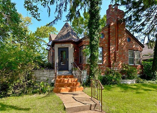 1st image of 5759 Winona Ave