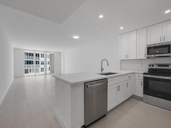 4th image of 3540 S Ocean Boulevard #709
